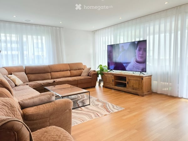 Lichtdurchflutetes Familiendomizil: Modernes Wohnglück an Top-Lage in Mellingen 2