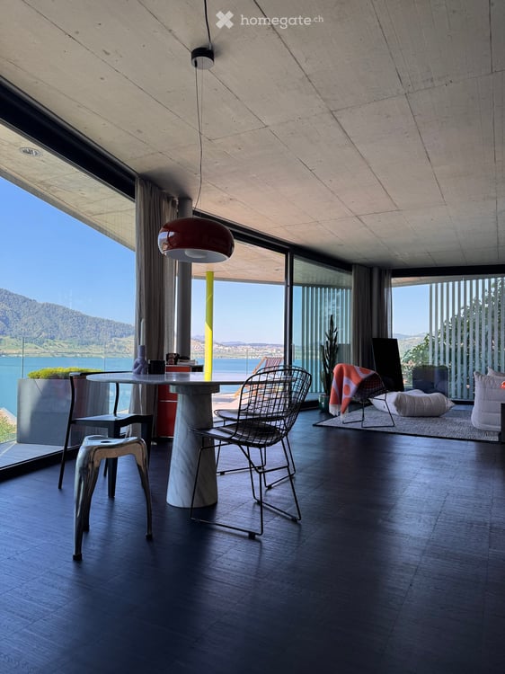 Befristetes Wohnen zur Untermiete -3.5-Zimmer-Wohnung mit Balkon und toller Aussicht in Walchwil