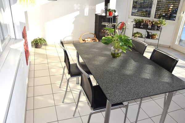 Freistehendes 5.5-Zimmer-Einfamilienhaus mit Wintergarten, Cheminée und traumhaftem Garten 7