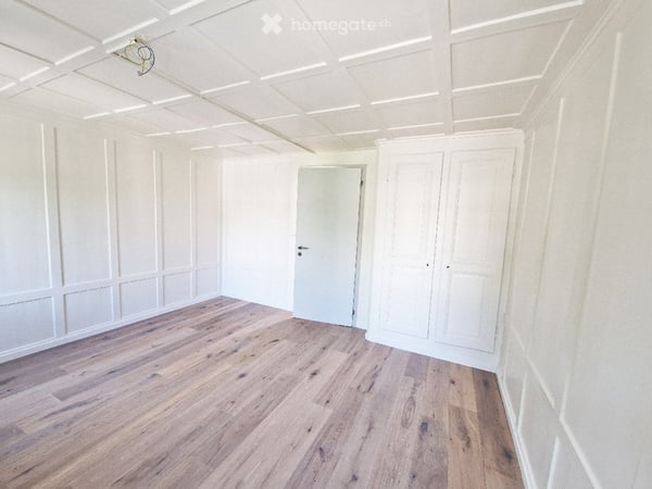 Gediegene Altbauwohnung mit 37m² Dachterrasse | Renoviert 2024 | Zentrale Lage 14