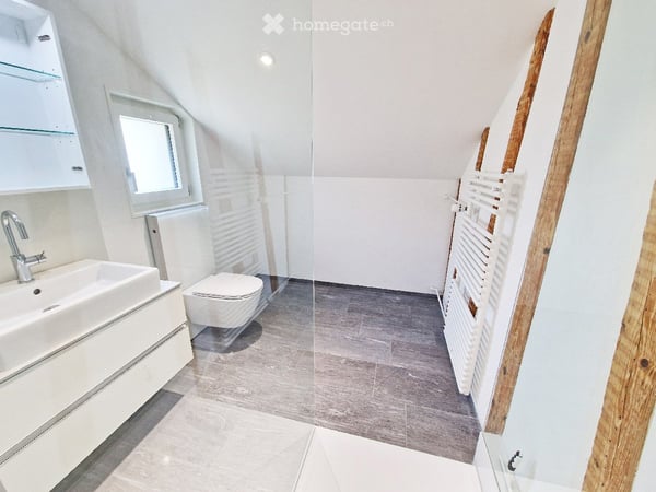 Gediegene Altbauwohnung mit 37m² Dachterrasse | Renoviert 2024 | Zentrale Lage 12