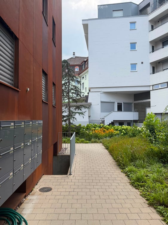 🏠 Bright 3.5-room apartment at Berninaplatz, Zürich Oerlikon 15