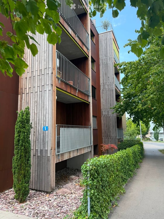 🏠 Bright 3.5-room apartment at Berninaplatz, Zürich Oerlikon 12