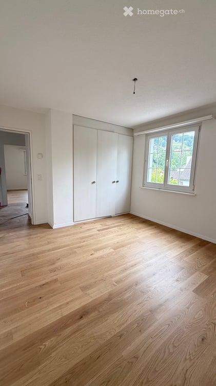 Helle und frisch sanierte 3.5-Zimmerwohnung mit grossem Estrich 5