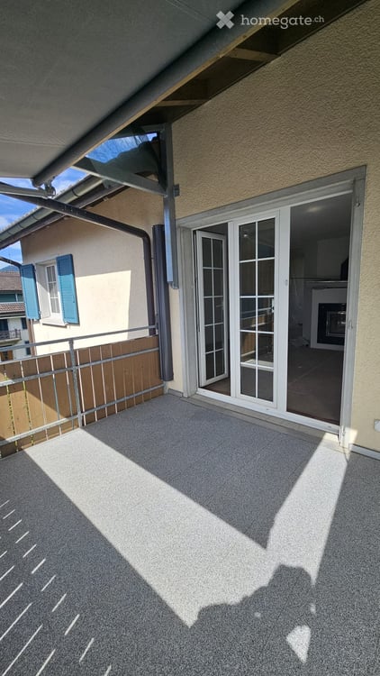 Helle und frisch sanierte 3.5-Zimmerwohnung mit grossem Estrich 10