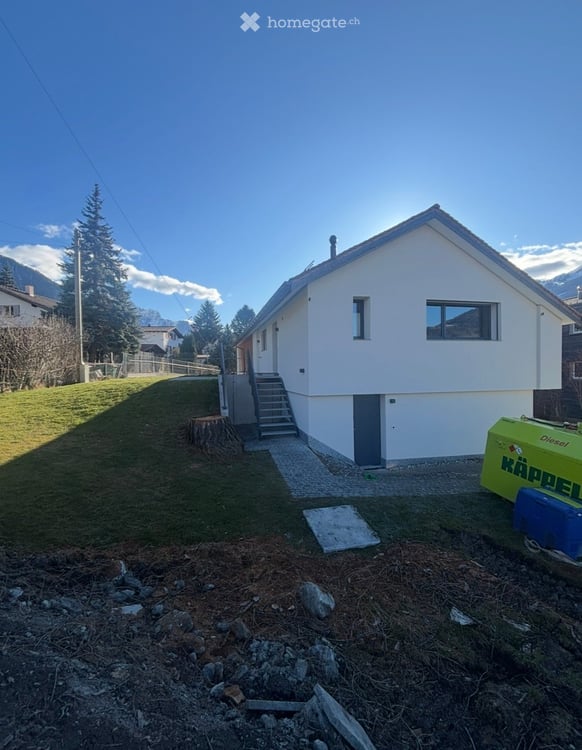 Moderne 2.5-Zimmer-Wohnung mit Bergblick in Zizers 1