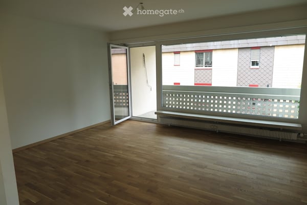 Frisch renovierte 3.5‑Zimmer‑Wohnung mit 44 m² Balkon 5.7 m2 in Therwil (HP Nr. 4) 2