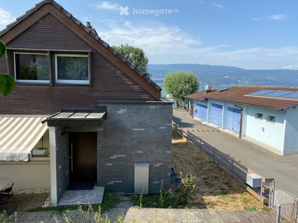 Doppelhaus in traumhafter Lage direkt am See in Lüscherz