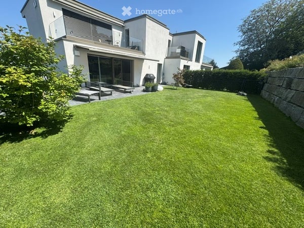 Exklusive und grosszügige 5.5-Zimmer-Maisonette-Wohnung mit atemberaubendem Zürichsee- und Bergblick 3