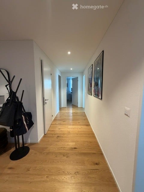 Exklusive und grosszügige 5.5-Zimmer-Maisonette-Wohnung mit atemberaubendem Zürichsee- und Bergblick 14