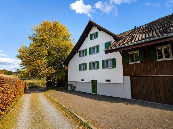 Charmante 2.5-Zimmer-Wohnung in Muri AG – Ruhige Lage mit schöner Aussicht