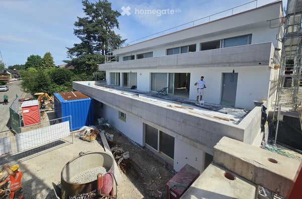 2 Neubauwohnung in Grüt (Gossau ZH) zu vermieten mit eigenem Hauszugang und grossem Sitzplatz 2