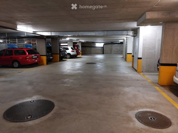 Einstellhallenplatz zur Miete in Binningen 2