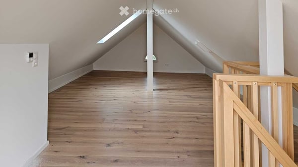 Schöne Dachwohnung in zentraler Lage 14