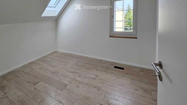 Schöne Dachwohnung in zentraler Lage 7