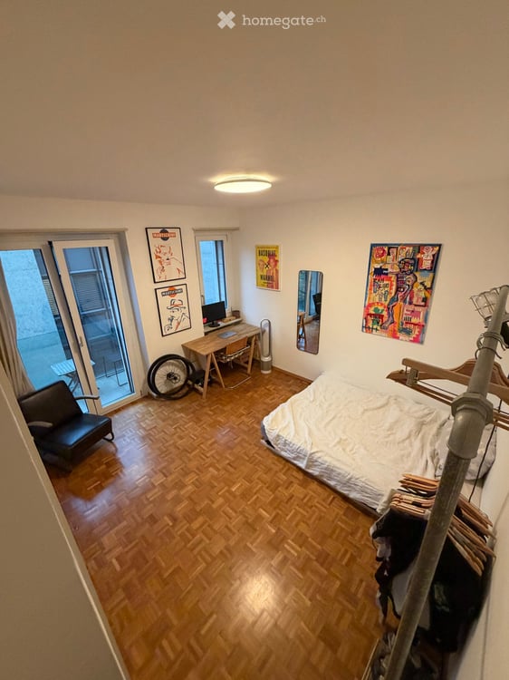 Camera moderna con balcone privato in appartamento condiviso da 3 persone 1