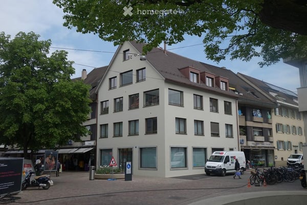 Moderne Dachwohnung mit ca. 182 m2 an gesuchter Wohnlage in Riehen/BS