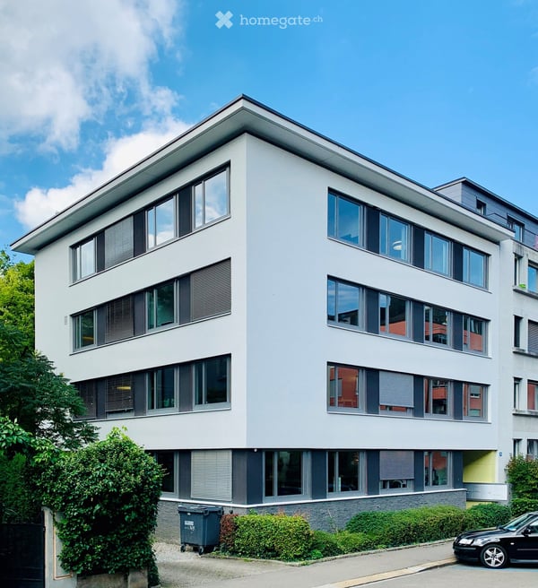Moderner, heller Büroraum, an ruhiger Lage. Nähe Kreuzplatz.