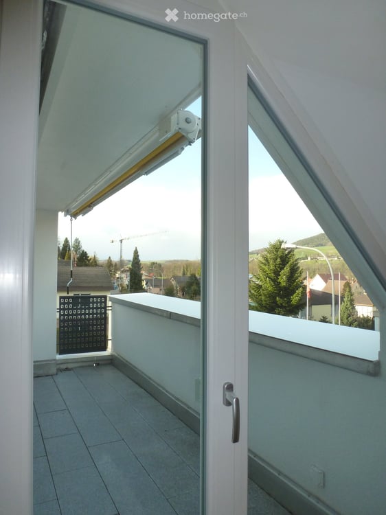 In Rorbas, wunderschöne 4.5-Zimmer-Wohnung mit 3 Balkonen auf 3 Seiten und traumhafter Weitsicht 6