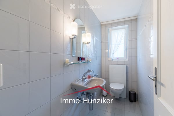 Aussergewöhnliches Wohnen in gepflegter Landhaus-Villa mit Pool, in Seenähe 9