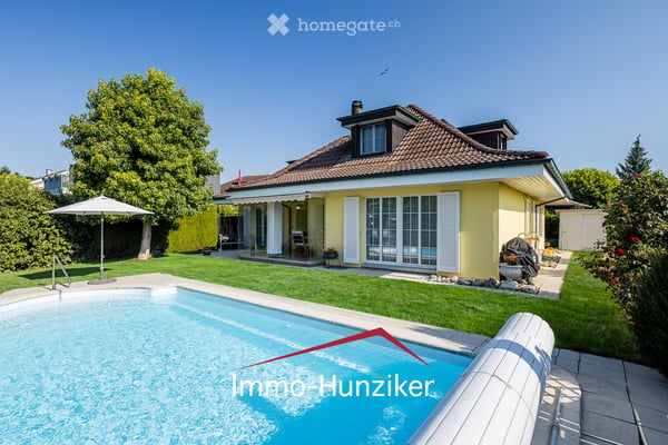 Aussergewöhnliches Wohnen in gepflegter Landhaus-Villa mit Pool, in Seenähe