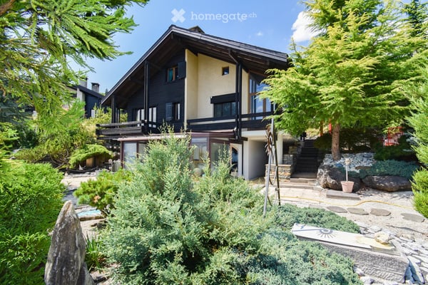CRANS-MONTANA (MOLLENS) – CHALET FAMILIAL DE 4 CHAMBRES AVEC JARDIN ET VÉRANDA