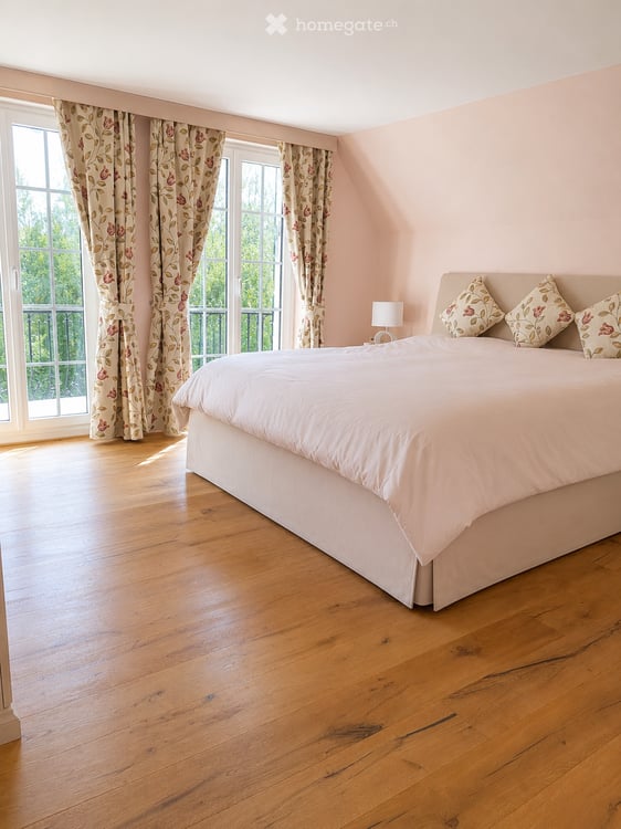Exklusives 7.5-Zimmer-Einfamilienhaus (235 m²) mit Swimmingpool 5
