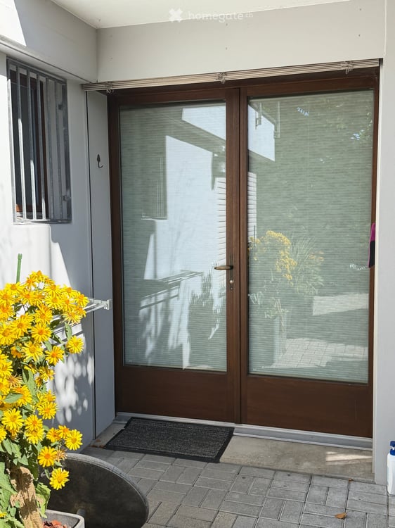 Erstbezug nach Totalsanierung: Loftartige 3.5-Zi (105 m2) mit Pool, Garten & Weitblick (NK inkl.) 5