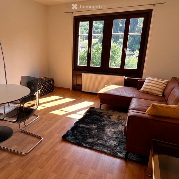Charmante 4.5-Zimmer-Dachwohnung an der Bachstrasse in Suhr