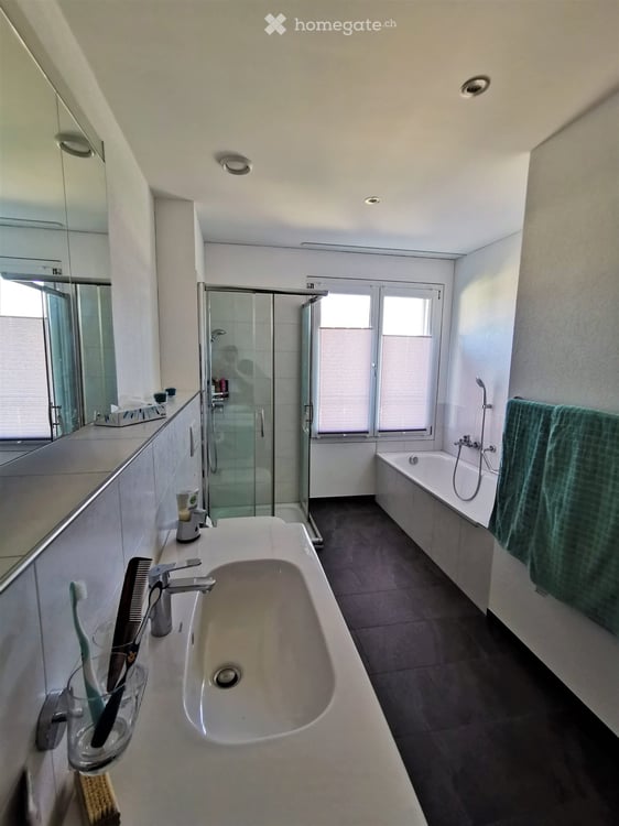 Grosszügige 3.5 Zimmer Wohnung im 1.OG 3