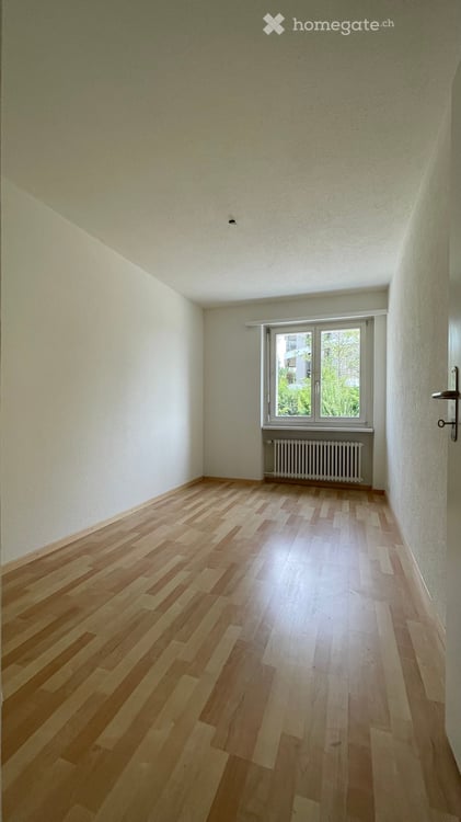 Gemütliche 4.5-Zimmer-Wohnung mit Balkon in Rüti ZH – ab sofort verfügbar! 2
