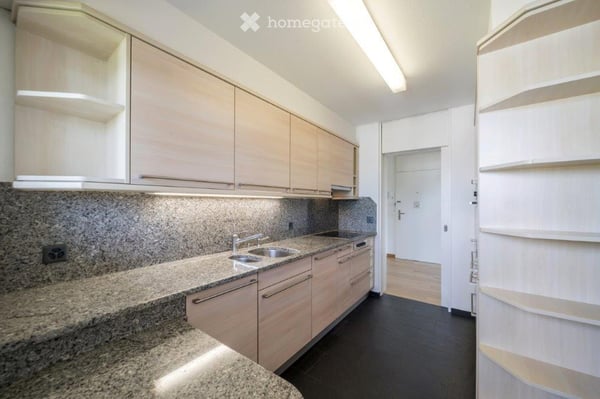 Charmante 3.5-Zimmer-Wohnung an ruhiger Lage von Küsnacht 3