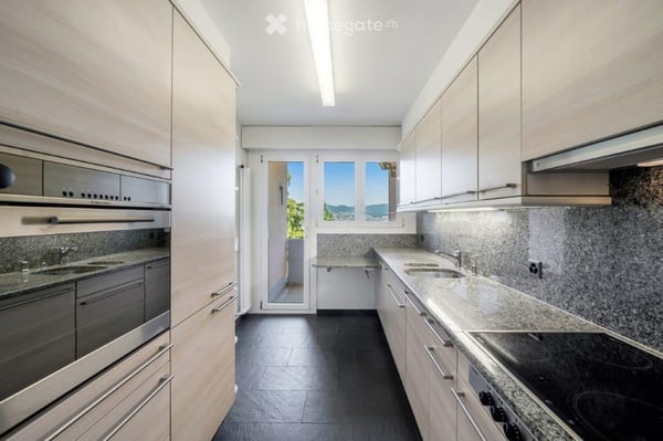 Charmante 3.5-Zimmer-Wohnung an ruhiger Lage von Küsnacht 2