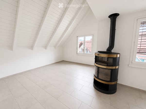 Charmante 5.5-Zimmer-Maisonette-Wohnung in Schöfflisdorf 1