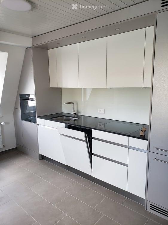 Charmante 4-Zimmer-Dachwohnung an der Dorfstrasse in Meilen