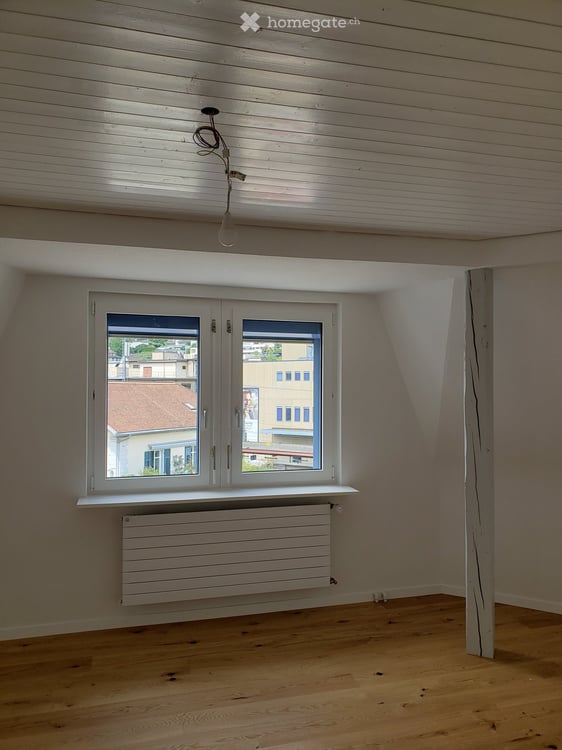 Charmante 4-Zimmer-Dachwohnung an der Dorfstrasse in Meilen 5