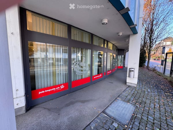 Moderne 3.5-Zimmer-Büroräume an zentraler Lage in Lenzburg inklusive Lagerraum und Parkplätze 10