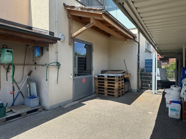 Gewerbe- und Detailhandelsfläche an der Bahnhofstrasse in Pfungen 3