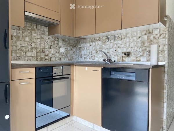 Charmante 3-Zimmer-Altbauwohnung mit Balkon in Kollbrunn 3