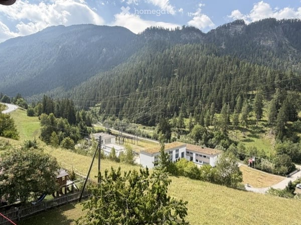 Charming 4.5-Room Apartment in the Heart of Filisur – Available Immediately 10