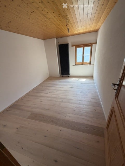 Charming 4.5-Room Apartment in the Heart of Filisur – Available Immediately 3