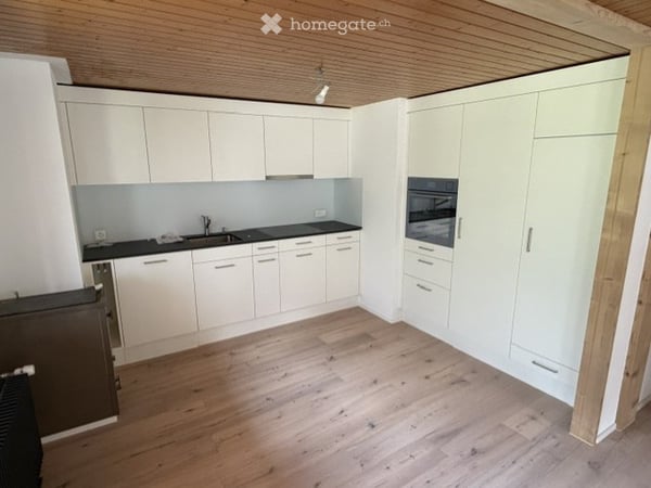 Charming 4.5-Room Apartment in the Heart of Filisur – Available Immediately 2