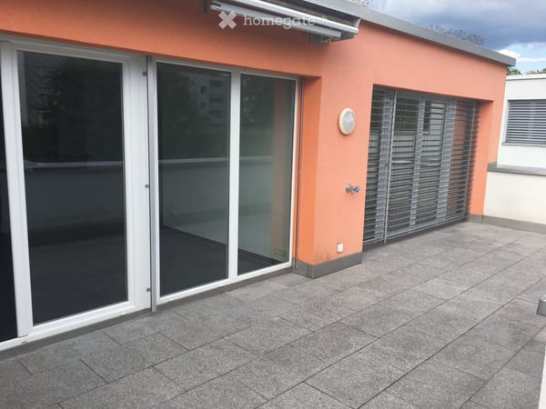 Exklusive 3.5-Zimmer-Attikawohnung mit 43 m² Sonnenterrassen – inkl. Tiefgaragenparkplatz 4