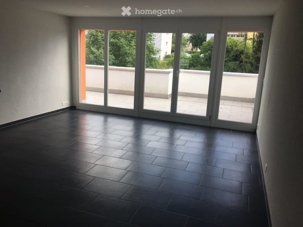 Exklusive 3.5-Zimmer-Attikawohnung mit 43 m² Sonnenterrassen – inkl. Tiefgaragenparkplatz 2