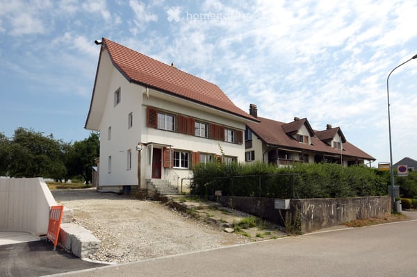 7.5-Zimmer-Bauernhaus mit bewilligtem Umbauprojekt und grossem Potenzial in Bänikon (TG) 1