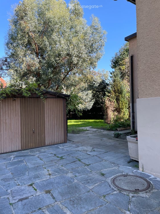 Charmanter Altbau mit grossem Garten 2