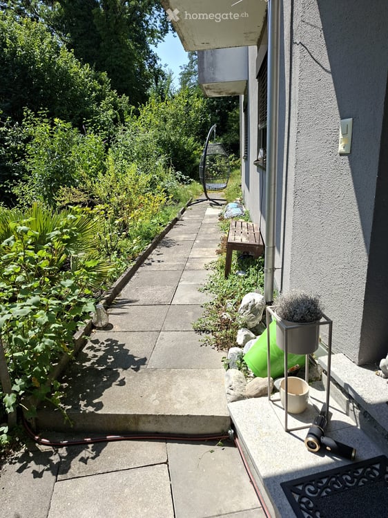 Top-kernsanierte 2,5-Zimmer-Oase mit eigenem Sitzplatz – Nur einen Steinwurf vom Bodensee entfernt! 1