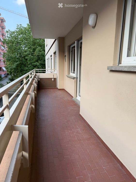 Luminoso appartamento di 3.5 locali con balcone a Pregassona 6