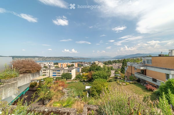 Traumhafte Terrassenwohnung mit unverbaubarer Sicht auf See und Berge 12