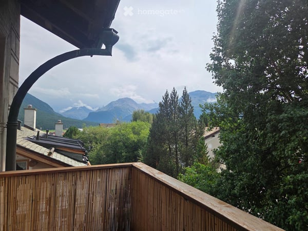 Charmante 4-Zimmer-Wohnung mit malerischer Bergsicht und Balkon 10
